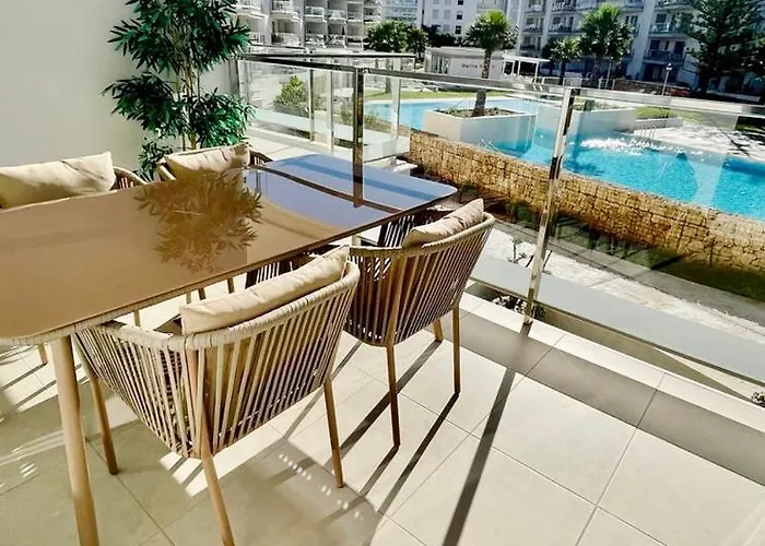 Marina Real 82 By Homeprive